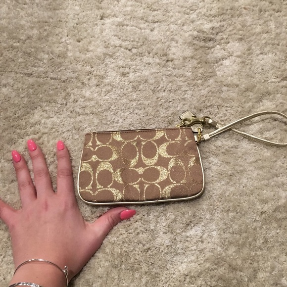 Coach Poppy Wristlet NWOT - Picture 3 of 3